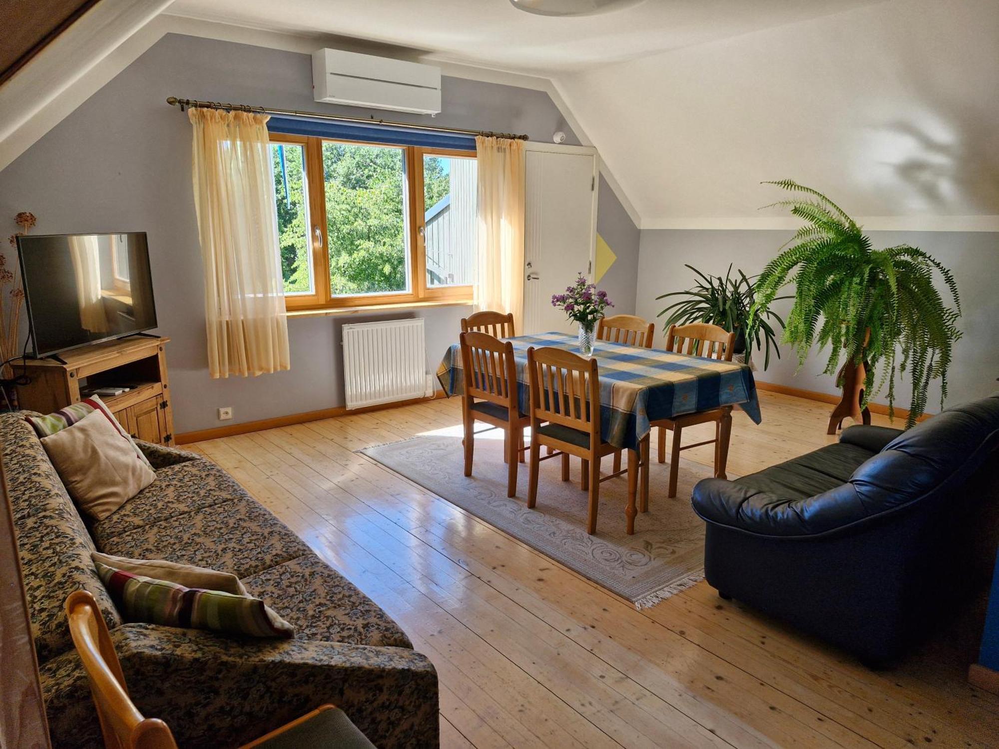 Piibelehe Guest Accommodation Kuressaare Eksteriør bilde